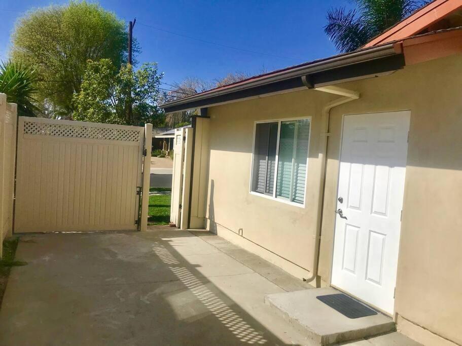 Private Modern Guesthouse With Backyard Los Angeles Bagian luar foto